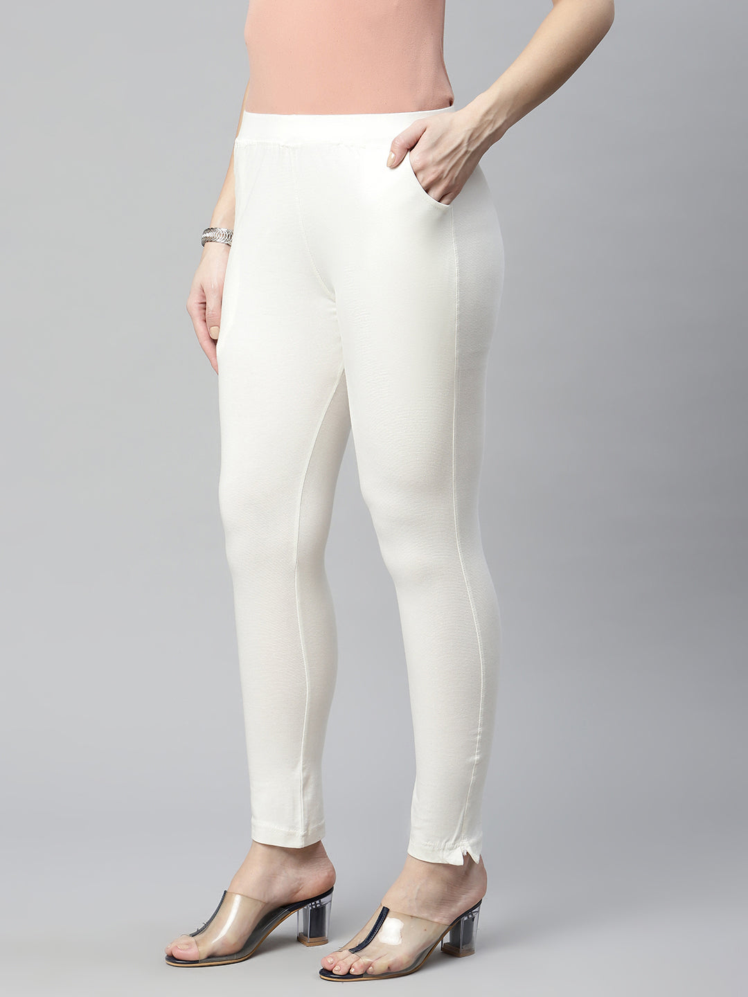 Rang Gali Regular Off-White Cigarettes Trousers